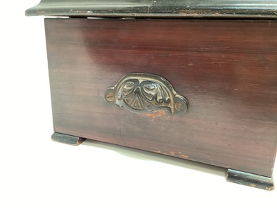 Lot 2567 - 19th century music box, playing 20 tunes