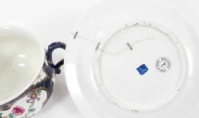 Lot 210 - 18th century Worcester blue scale porringer, cover and stand, circa 1770