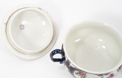Lot 210 - 18th century Worcester blue scale porringer, cover and stand, circa 1770