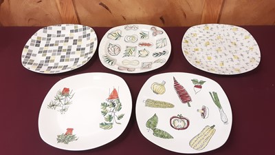 Lot 1211 - Midwinter Stylecraft Zambeze pattern coffee pot and plate, together with another nine Midwinter plates including Tonga, Savanna, Patio, Elstee, Bolero, Flower Mist etc