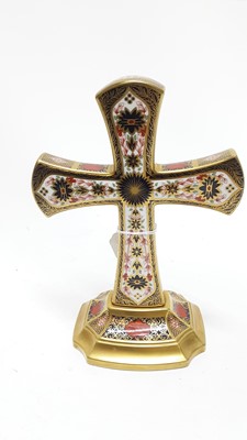 Lot 1217 - Royal Crown Derby Imari Cross, 20.5cm high