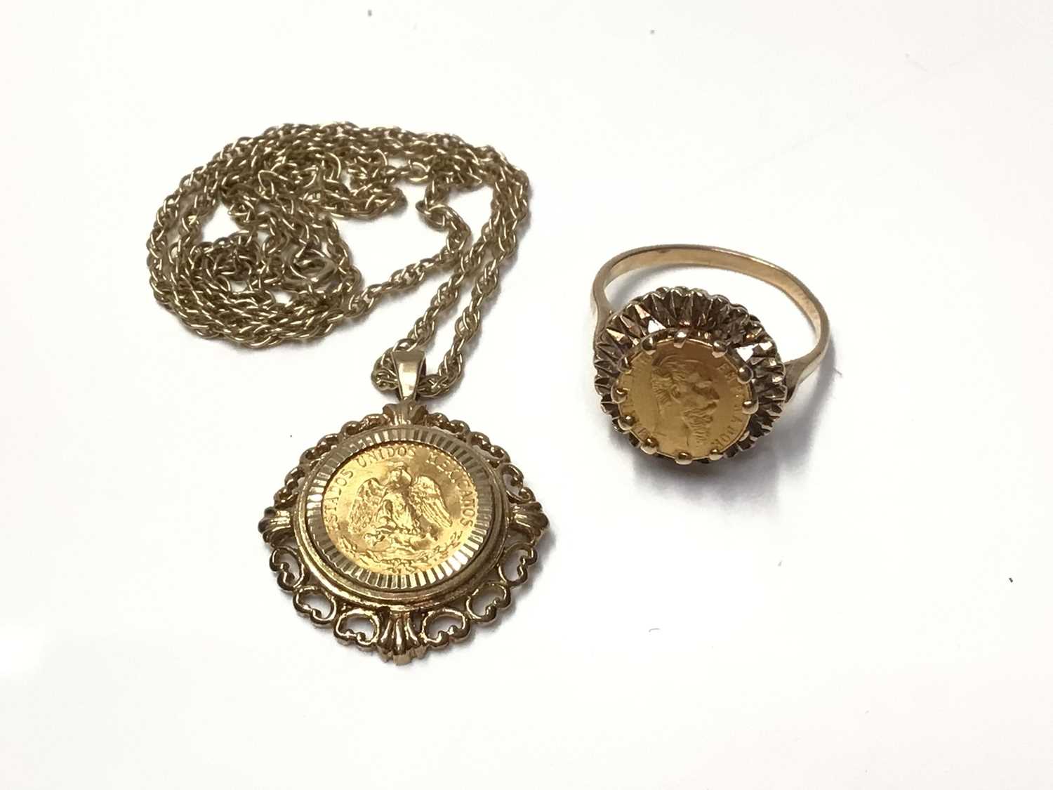 Lot 181 - Gold Dos Pesos 1945 coin in 9ct gold pendant mount on 9ct gold chain