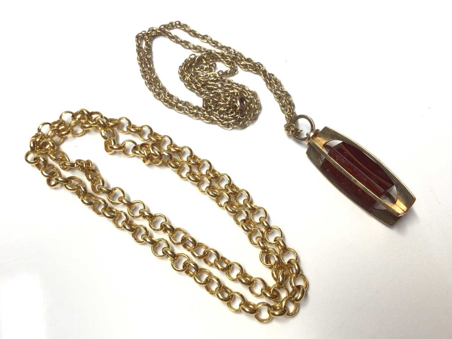 Lot 184 - 9ct gold belcher chain and 9ct gold pendant on chain