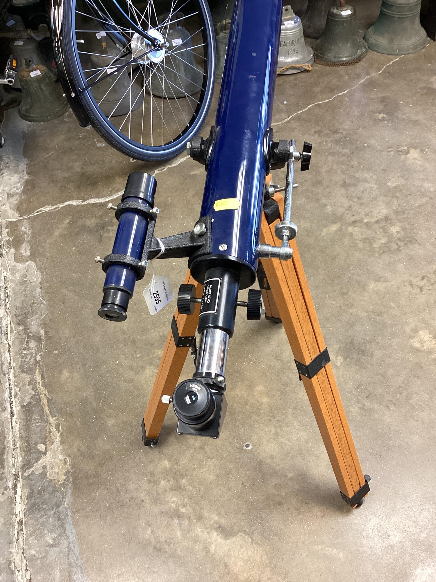 Lot 2595 Astral 400 telescope on tripod stand