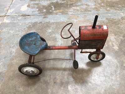 Lot 2005 - 1950's children's Tri-ang Midget pedal tractor