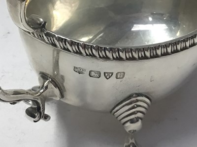 Lot 221 - 1930's silver sauce boat on hoof feet, (Chester 1936), 7.5oz
