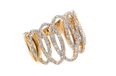 Lot 573 - Pavé set diamond ring