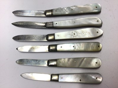 Lot 289 - Edwardian silver and mother of pearl fruit knife, (Sheffield 1909), together with five other silver and mother of pearl fruit knives, various dates and makers (6)