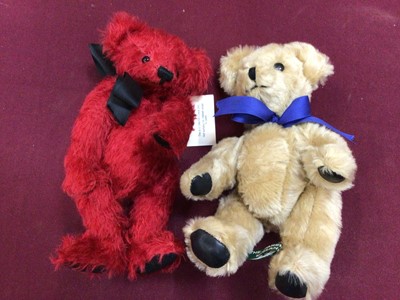 Lot 1986 - Bears including Deans Dick and Ernie, Claude by Scallywagz, Redabear by Bearability plus one other.