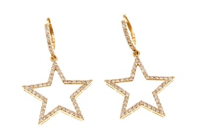 Lot 576 - Pair of diamond star earrings by Rosa de la Cruz in 18ct yellow gold setting. Hallmarked London 2018.