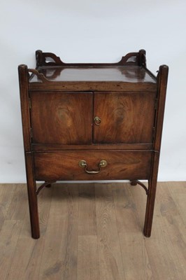 Lot 1332 - George III mahogany washstand