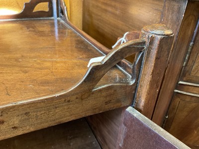 Lot 1332 - George III mahogany washstand