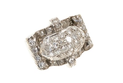 Lot 598 - 1940s/1950s Odeonesque platinum and diamond ring