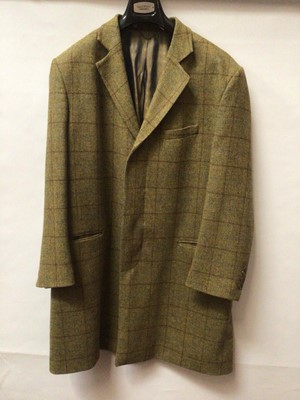 Lot 2109 - Gentlemen's checked wool coat by Samuel Windsor size 48