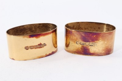 Lot 177 - The Golden Jubilee 2002, Pair Royal collection silver gilt napkin rings in boxes