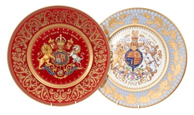 Lot 179 - The Golden Jubilee 2002 and the Diamond Jubilee 2012- two impressive Royal Collection limited edition porcelain chargers decorated with Royal Arms, 33 cm diameter in original fitted boxes.(2)
