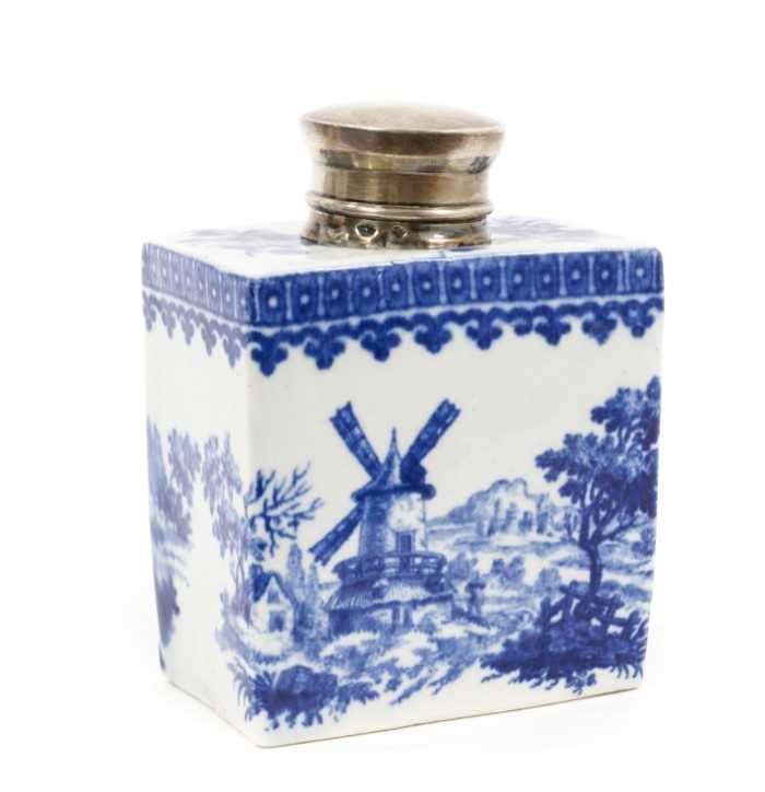 Lot 4 - Rare Worcester blue and white tea canister, circa 1780, decorated with European landscapes, replacement cover