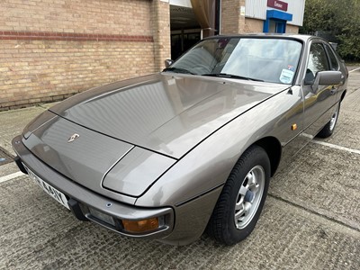 Lot 8 - 1982 Porsche 924 2.0 Coupe, automatic, reg. no. RYR 441Y