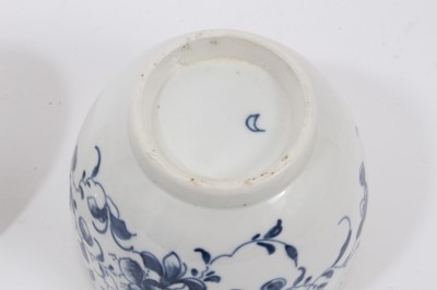 Lot 27 - Worcester blue and white sucrier and cover, circa 1765, decorated in the Mansfield pattern, crescent mark to base, 13cm high