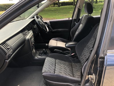 Lot 23 - 2000 Vauxhall Vectra 1.8 SRI 120, manual, Reg. No. W767 VOO, finished in blue with cloth interior