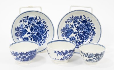 Lot 159 - Two sets of Worcester blue and white Fence pattern tea bowls and saucers, circa 1775, and another similar tea bowl (5)