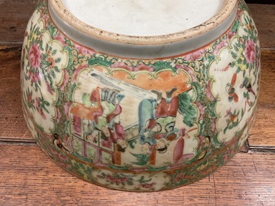 Lot 150 - 19th century Chinese Canton punch bowl