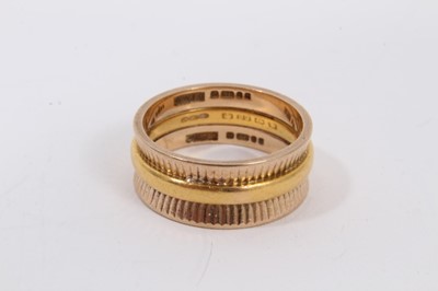 Lot 497 - Gold ring comprising three bands