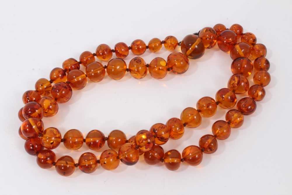 Lot 500 Amber bead necklace