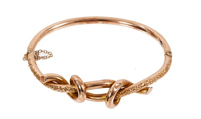 Lot 482 - Victorian 9ct rose gold hinged bangle