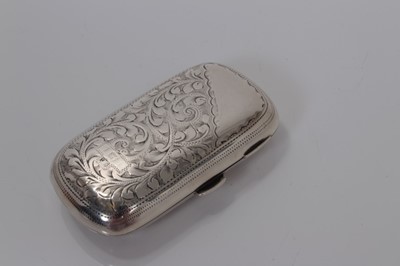 Lot 19 - Late Victorian silver coin purse with engraved decoration, (Birmingham 1900), maker Joseph Gloster, 8cm long, (1.7oz)