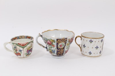 Lot 130 - Worcester dragons in compartments teacup, together with two further Worcester cups
