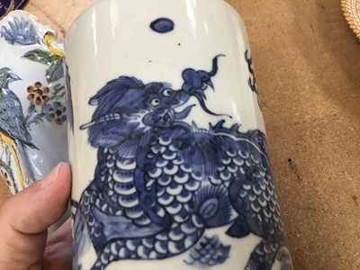 Lot 133 - 19th century Chinese blue and white brush pot