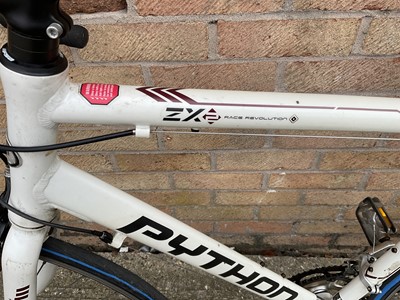 Lot 551 - Python ZX gents bike, with spare (original) saddle