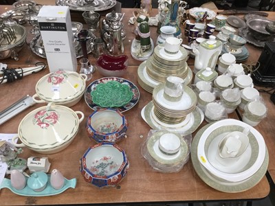 Lot 409 - Royal Doulton Sonnet tea and dinner ware, pair of Japanese Imari bowls and other ceramics.