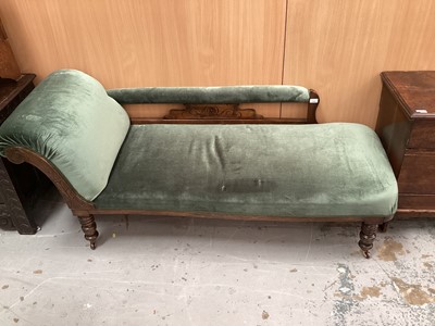 Lot 1124 - Edwardian velvet upholstered chaisse longue, together with a similar salon chair (2)