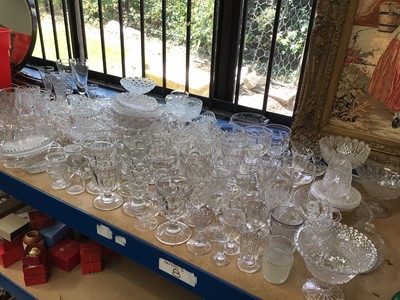 Lot 215 - Collection of glassware
