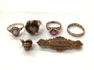 Lot 914 - Group gold including Victorian brooch, on earring and four gem set rings