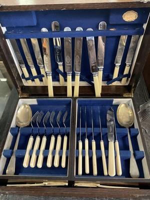 Lot 162 - Quantity of vintage cutlery