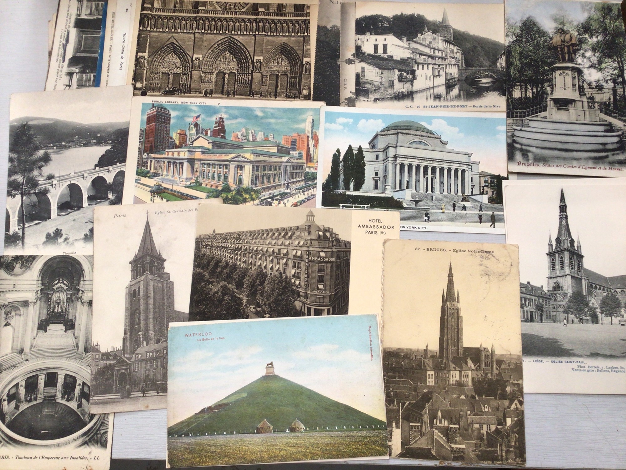 Lot 323 - Approx 600 early postcards, mostly foreign