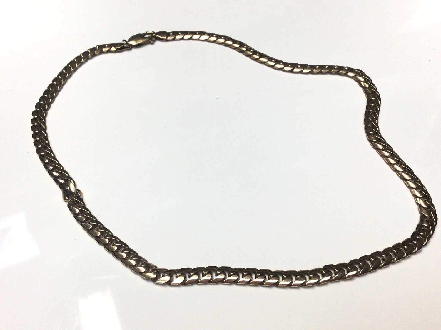 Lot 15 - 9ct gold flat curb link chain
