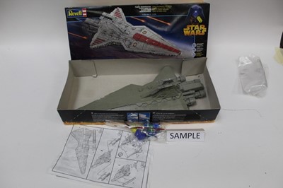Lot 1814 - Collection of Star Wars toys including Lego sets, figures and machine.  Construction kit etc.