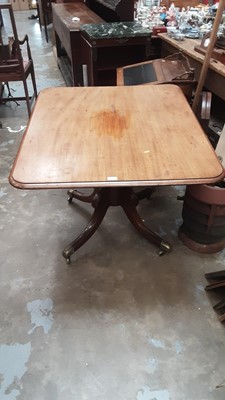 Lot 1177 - Nineteenth century mahogany tilt top breakfast table