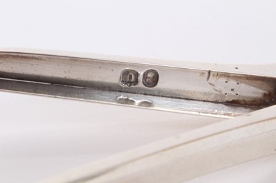 Lot 299 - George IV pair silver Kings pattern grape scissors (London 1828)