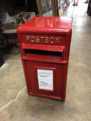 Lot 186 - Post box