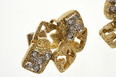 Lot 485 - 1960s/1970s 18ct gold and diamond brooch and earrings