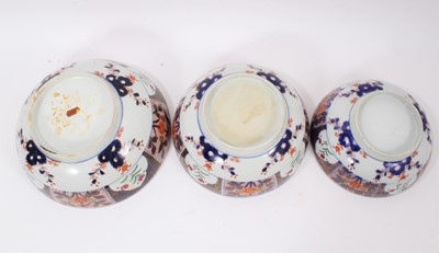 Lot 155 - Three 19th century graduated Imari porcelain bowls, probably Samson of Paris.