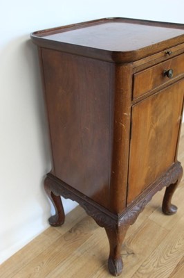 Lot 13 - Early 20th century mahogany bedside cupboard