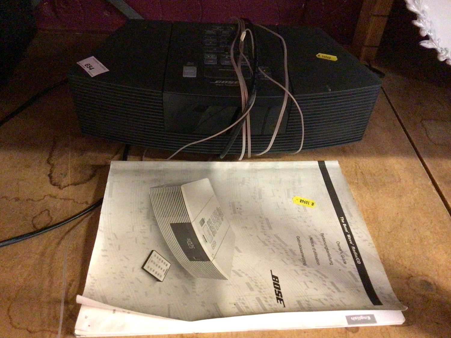 Lot 654 Bose wave radio/CD player