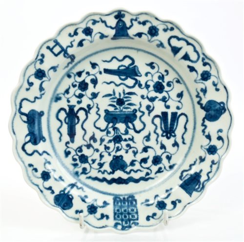 Lot 353 - 18th century Worcester blue and white 'Hundred...