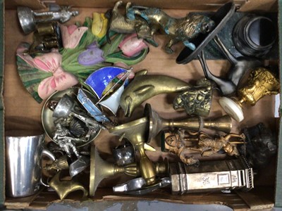 Lot 686 - Four boxes of assorted metal ware